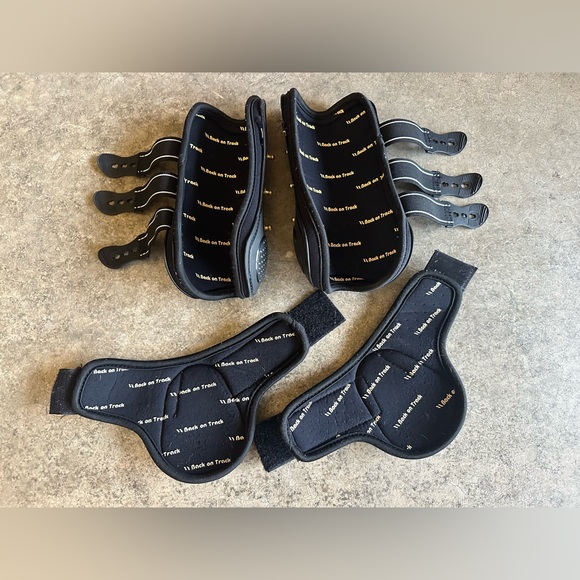 Back On Track Equestrian Horse Boots, Set, Full Size, Black, Good Condition! - Picture 3 of 3